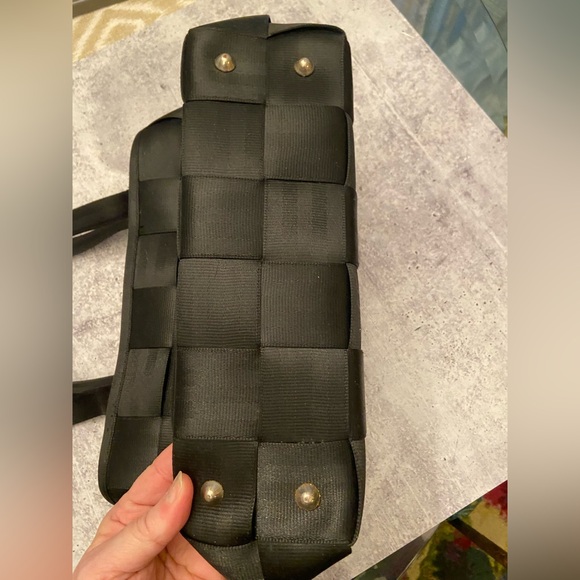 Vintage Original Harvey’s Black Seatbelt Zip Top Tote With Feet - Picture 7 of 11